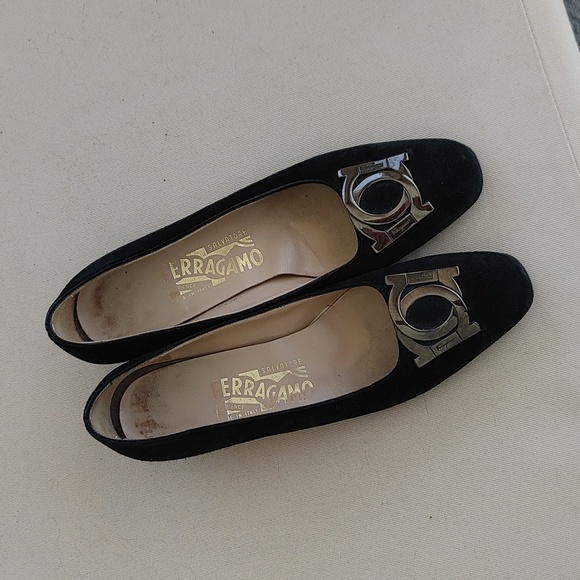 FERRAGAMO black suede slip on kitten heels logo 7 AA - Picture 13 of 15